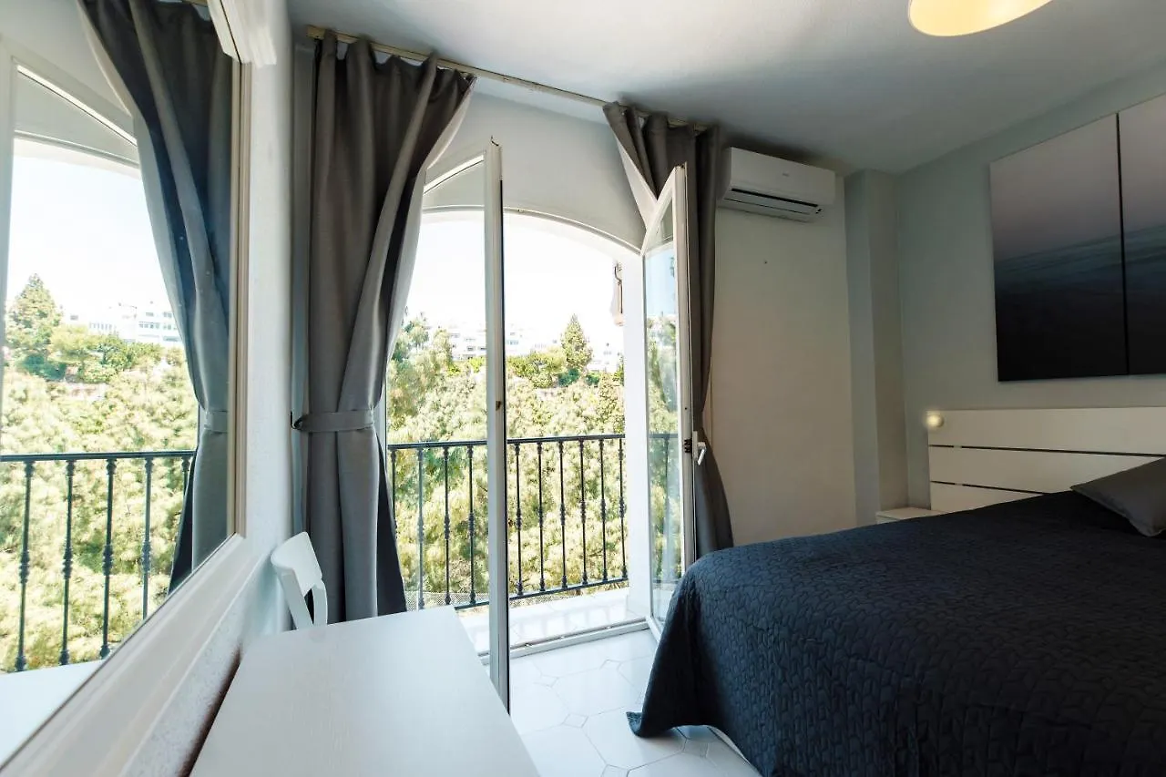 Spacious 2-Bedroom Apartment With Free Parking Sitio de Calahonda 0*,  إسبانيا