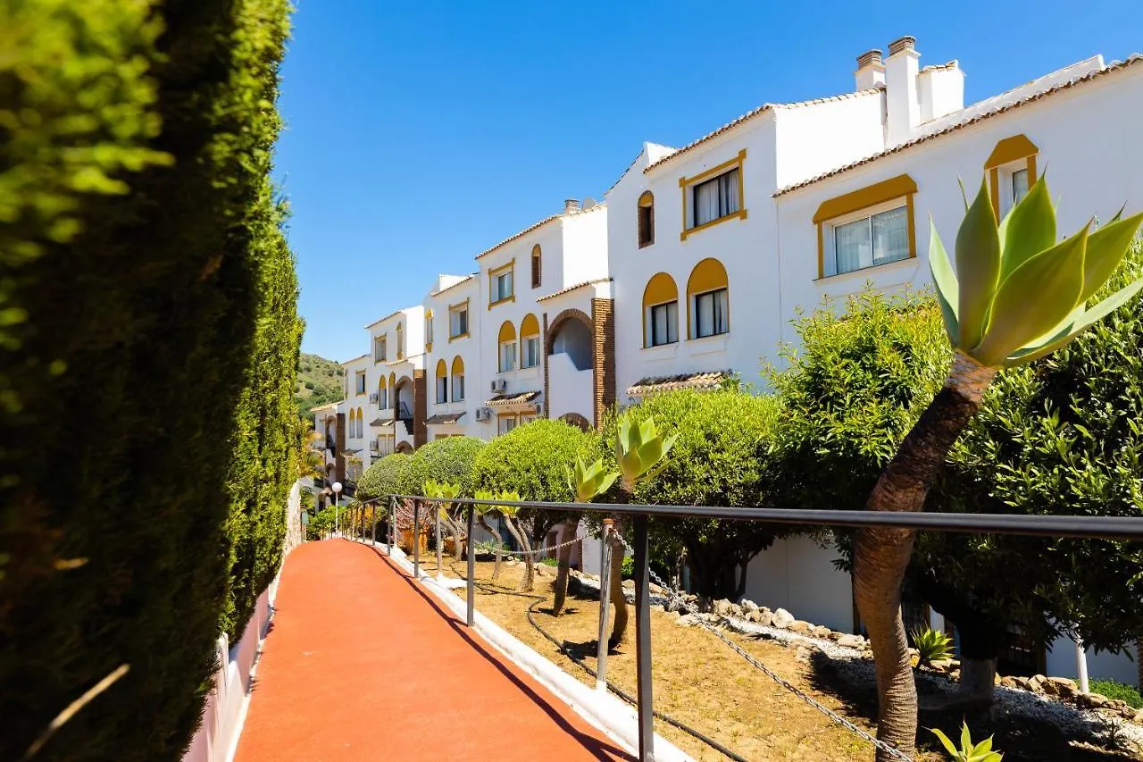 Spacious 2-Bedroom Apartment With Free Parking Sitio de Calahonda 0*,  España