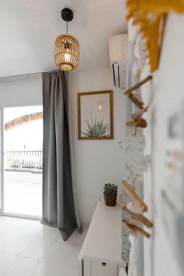 Spacious 2-Bedroom Apartment With Free Parking Sitio de Calahonda