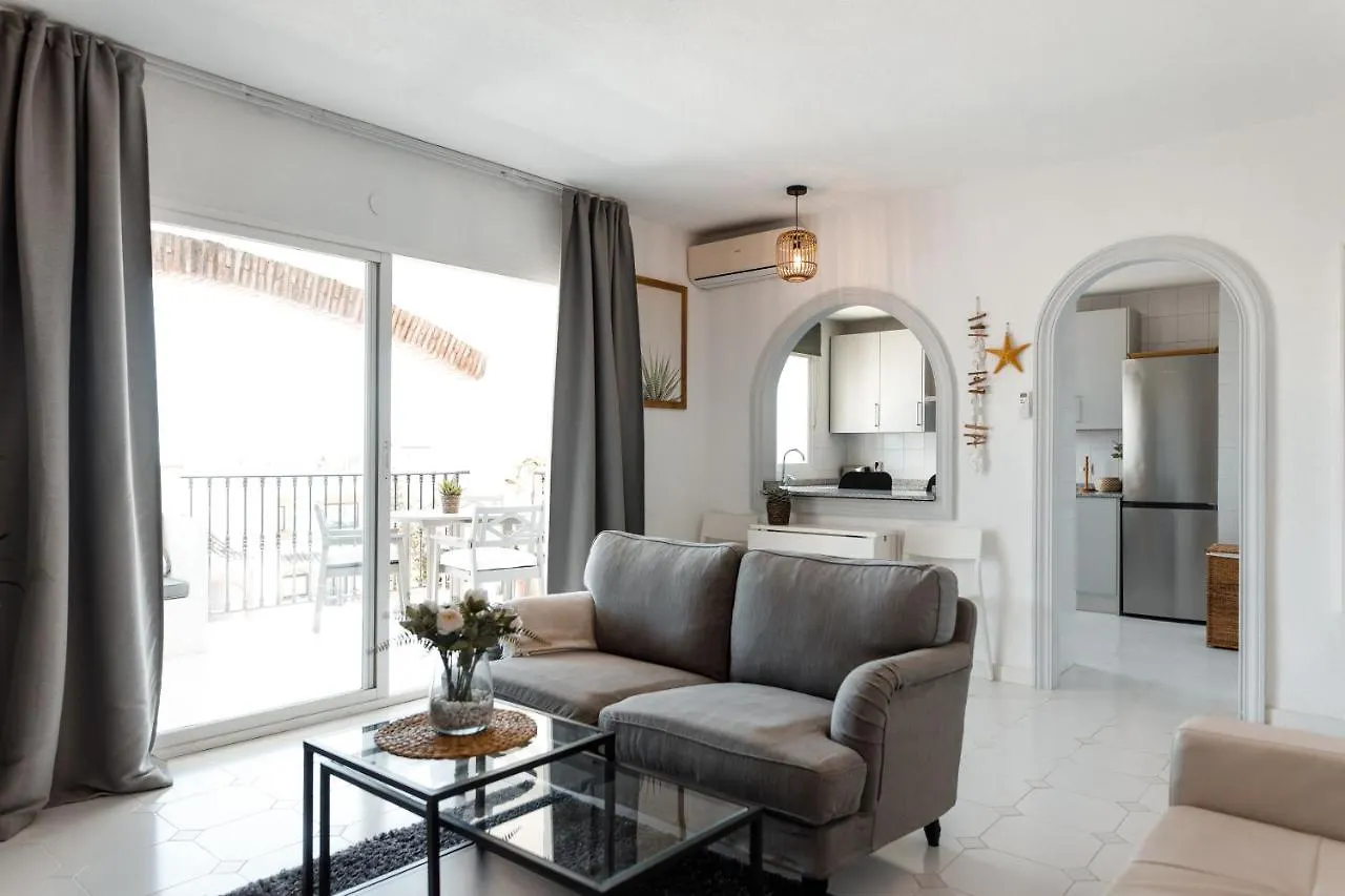 Spacious 2-Bedroom Apartment With Free Parking Sitio de Calahonda España
